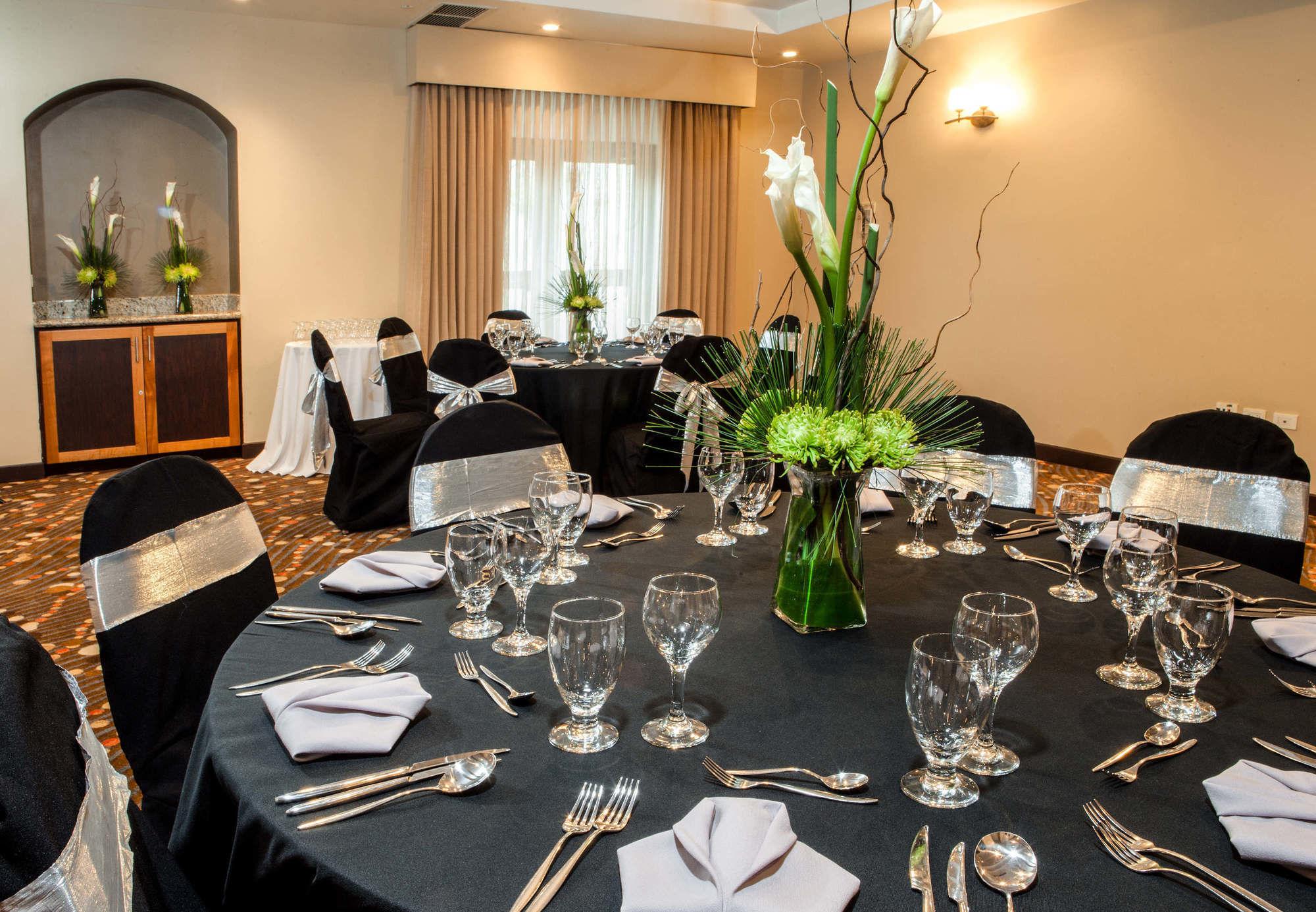 Courtyard By Marriott Port Of Spain Exteriör bild