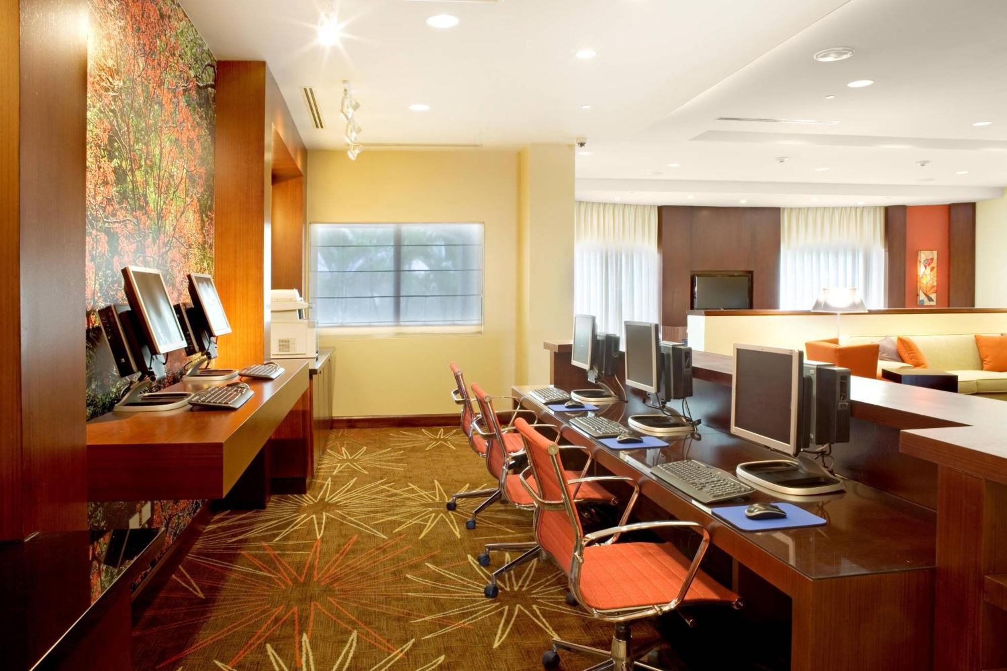 Courtyard By Marriott Port Of Spain Exteriör bild