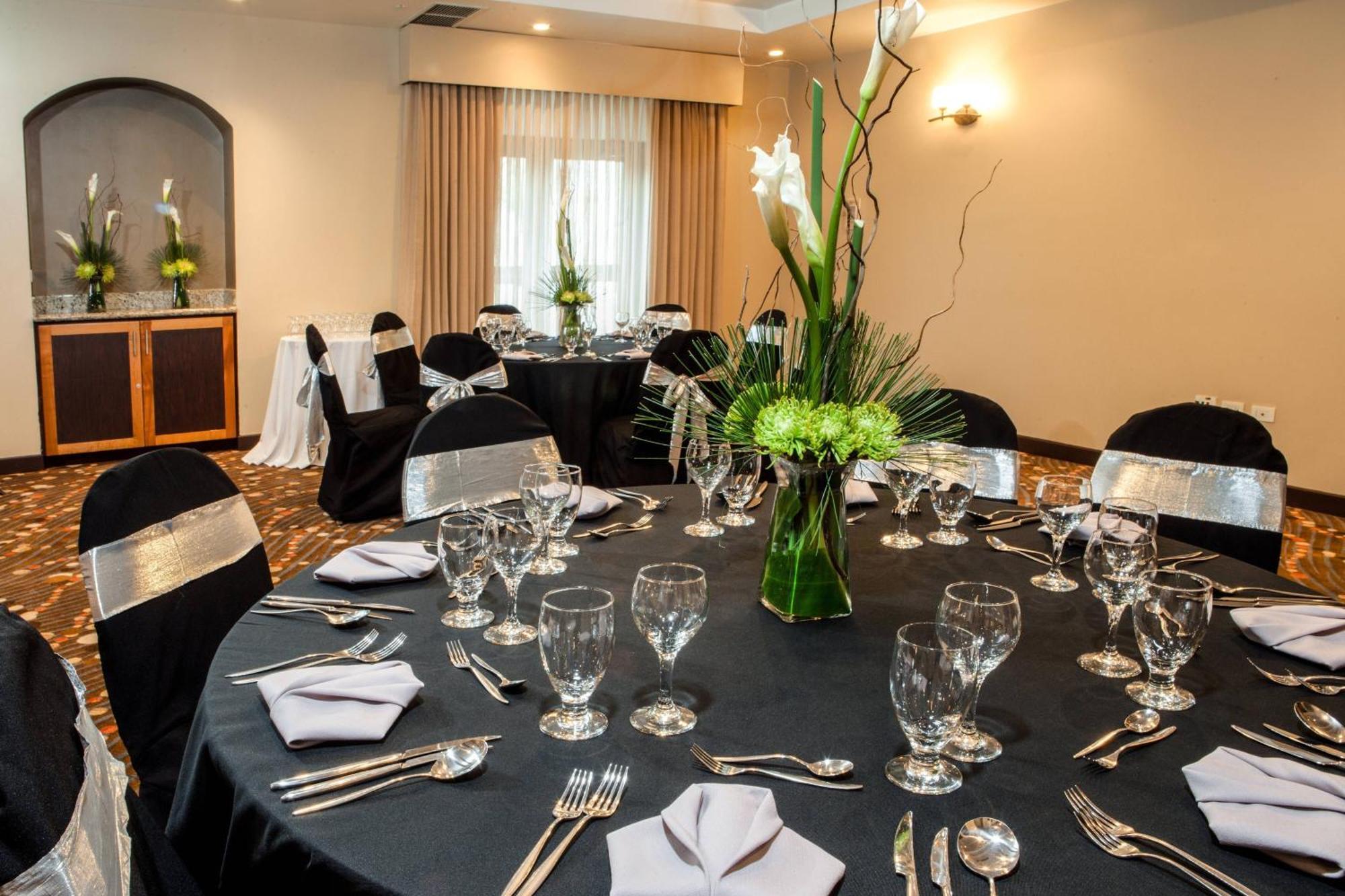 Courtyard By Marriott Port Of Spain Exteriör bild