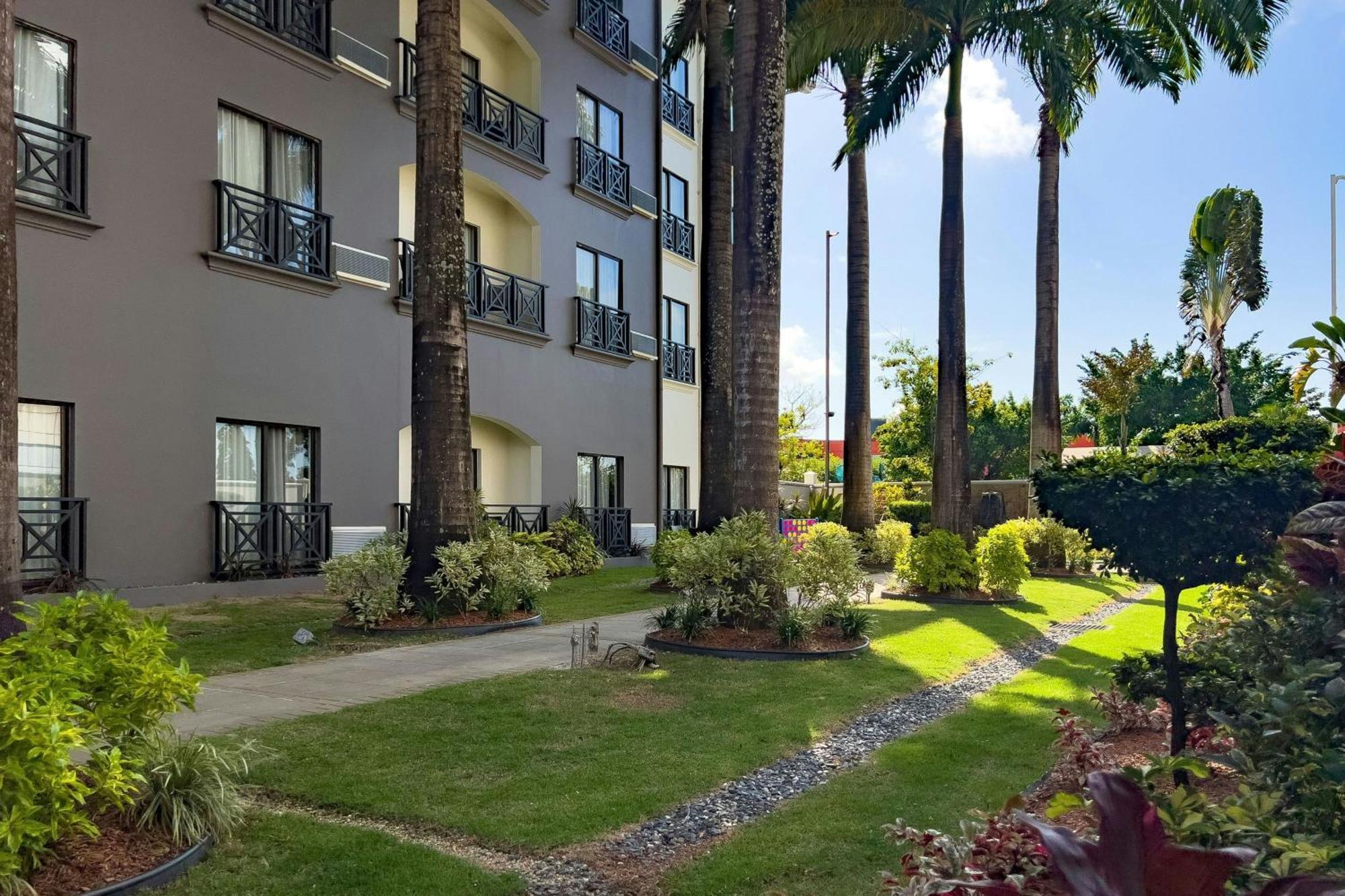 Courtyard By Marriott Port Of Spain Exteriör bild
